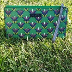 Vera Bradley Slim Zip Wristlet Emerald Diamonds